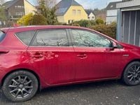 Gebraucht Toyota Auris Hybrid Edition-S 99 PS (72 kW) 2017 Rot Kombi