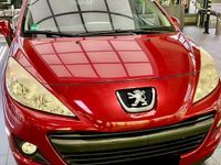 Gebraucht Peugeot 207 Tendance 95 PS (69 kW) 2010 Rot Limousine