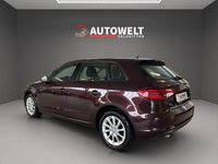 Gebraucht Audi A3 Attraction 110 PS (80 kW) 2015 Rot Limousine