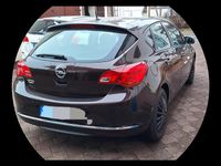 Gebraucht Opel Astra 140 PS (102 kW) 2014 Braun Kleinwagen