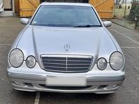 Second-hand Mercedes E200 163 CP (119 kW) 2000 Argintiu Berlinǎ