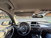 Gebraucht BMW 320 Advantage 184 PS (135 kW) 2018 Weiß Limousine