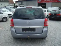 Gebraucht Opel Zafira Design Edition 125 PS (91 kW) 2011 Silber Van / Kleinbus