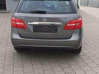 Gebraucht Mercedes 180 109 PS (80 kW) 2013 Grau Limousine