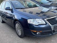 Gebraucht VW Passat Trendline 140 PS (102 kW) 2007 Bluegraphit perleffekt Kombi