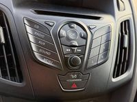 Gebraucht Ford Focus Ambiente 101 PS (74 kW) 2014 Blau Kombi