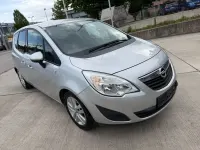 Gebraucht Opel Meriva 95 PS (69 kW) 2011 Silber Van / Kleinbus