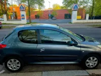 Gebraucht Peugeot 206 60 PS (44 kW) 2011 Grau Kleinwagen
