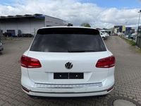 Gebraucht VW Touareg Terrain Tech 262 PS (192 kW) 2016 Weiß SUV