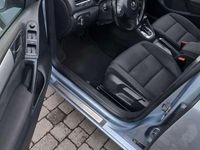 Gebraucht VW Golf VI Team 105 PS (77 kW) 2010 Blau Kleinwagen