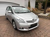 Gebraucht Toyota Verso Edition 147 PS (108 kW) 2010 Silber Van / Kleinbus