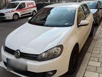 Gebraucht VW Golf VI 122 PS (89 kW) 2012 Weiß Kleinwagen