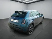 Neu Fiat 600 101 PS (74 kW) 2026 Grün SUV