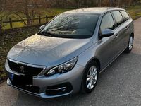 Gebraucht Peugeot 308 Active 131 PS (96 kW) 2019 Grau Kombi