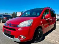 Gebraucht Citroën Berlingo SELECTION 92 PS (67 kW) 2014 Rot Van / Kleinbus