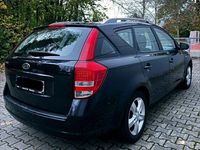 Używany Kia Ceed 135 KM (99 kW) 2010 Czarny Hatchback