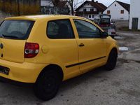 Gebraucht VW Fox 54 PS (39 kW) 2006 Gelb Kleinwagen