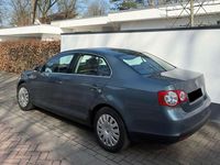 Gebraucht VW Jetta 103 PS (75 kW) 2007 Grau Limousine