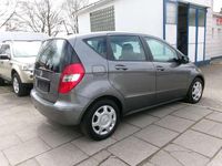 Gebraucht Mercedes A160 90 PS (66 kW) 2011 Mountaingrau  met. Kleinwagen