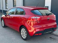 Second-hand Kia Rio DREAM-TEAM Edition 109 CP (80 kW) 2013 Roșu Berlinǎ