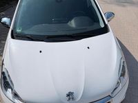 Second-hand Peugeot 208 Style 82 CP (60 kW) 2016 Alb Hatchback