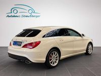 Gebraucht Mercedes CLA220 177 PS (130 kW) 2016 Calcitweiss/zirrusweiss Limousine
