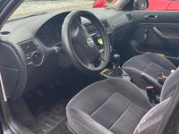 Gebraucht VW Golf IV 75 PS (55 kW) 2001 Schwarz Kleinwagen