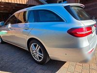Gebraucht Mercedes E220 194 PS (142 kW) 2019 Silber Kombi