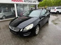 Gebraucht Volvo V60 Momentum 163 PS (119 kW) 2013 Schwarz Kombi
