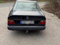 Gebraucht Mercedes 200 70 PS (51 kW) 1990 Blau Limousine