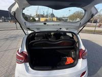 Gebraucht Hyundai i10 67 PS (49 kW) 2015 Weiß Kleinwagen