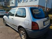 Gebraucht Toyota Starlet 75 PS (55 kW) 1999 Silber Kleinwagen