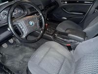 Gebraucht BMW 320 150 PS (110 kW) 1999 Silber Limousine