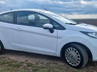 Gebraucht Ford Fiesta 60 PS (44 kW) 2011 Weiß Kleinwagen