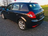 Gebraucht Kia Ceed 125 PS (91 kW) 2011 Schwarz Kleinwagen