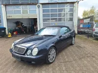 Gebraucht Mercedes CLK200 Avantgarde 163 PS (119 kW) 2001 Blau Cabrio