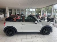 Gebraucht Mini One Cabriolet Chili 102 PS (75 kW) 2019 Silber Cabrio