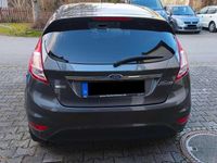 Gebraucht Ford Fiesta Titanium 125 PS (91 kW) 2017 Grau Limousine