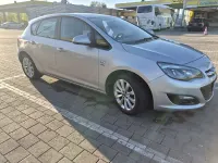 Gebraucht Opel Astra Edition 101 PS (74 kW) 2013 Silber Limousine