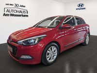 Gebraucht Hyundai i20 Passion 101 PS (74 kW) 2017 Red passion / mic Kleinwagen