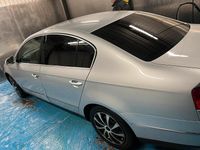 Gebraucht VW Passat 140 PS (102 kW) 2006 Silber Limousine