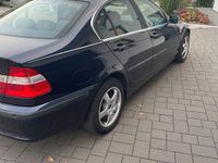 Second-hand BMW 318 143 CP (105 kW) 2004 Albastru Berlinǎ