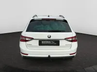 Gebraucht Skoda Superb Ambition 150 PS (110 kW) 2018 Weiß Kombi
