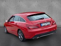 Gebraucht Mercedes CLA200 Shooting Brake Urban 156 PS (114 kW) 2017 Rot Kombi