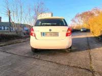 Gebraucht Skoda Fabia Ambition 60 PS (44 kW) 2014 Weiß Kleinwagen
