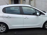 Gebraucht Peugeot 208 Active 95 PS (69 kW) 2012 Weiß Kleinwagen