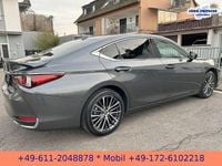 Gebraucht Lexus ES300H 218 PS (160 kW) 2024 Grau Limousine