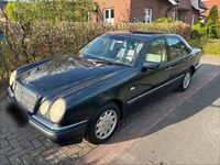 Gebraucht Mercedes E200 Elegance 136 PS (100 kW) 1998 Schwarz Limousine