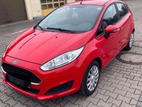 Gebraucht Ford Fiesta Trend 60 PS (44 kW) 2016 Rot Kleinwagen