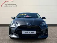 Neu Toyota Yaris 92 PS (67 kW) 2025 Grau Kleinwagen